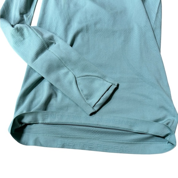 lululemon | Swiftly Tech Long-Sleeve Shirt 2.0 Waist in Crater Blue, Sz 2 W3HHIS - Picture 10 of 11